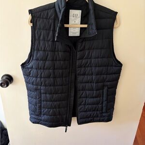 GAP Men's Dark Quilted Vest